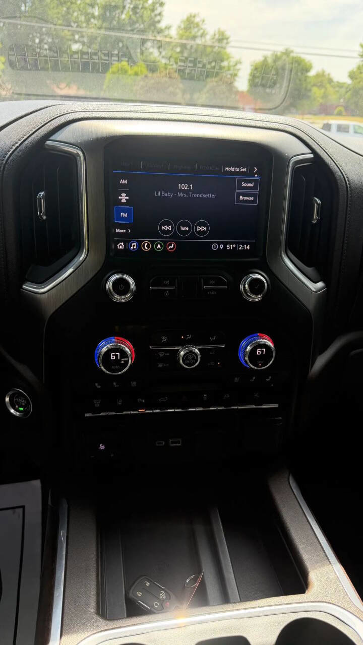 Used 2023 GMC Sierra 3500 Denali w/ Technology Package AWD/4WD image 18