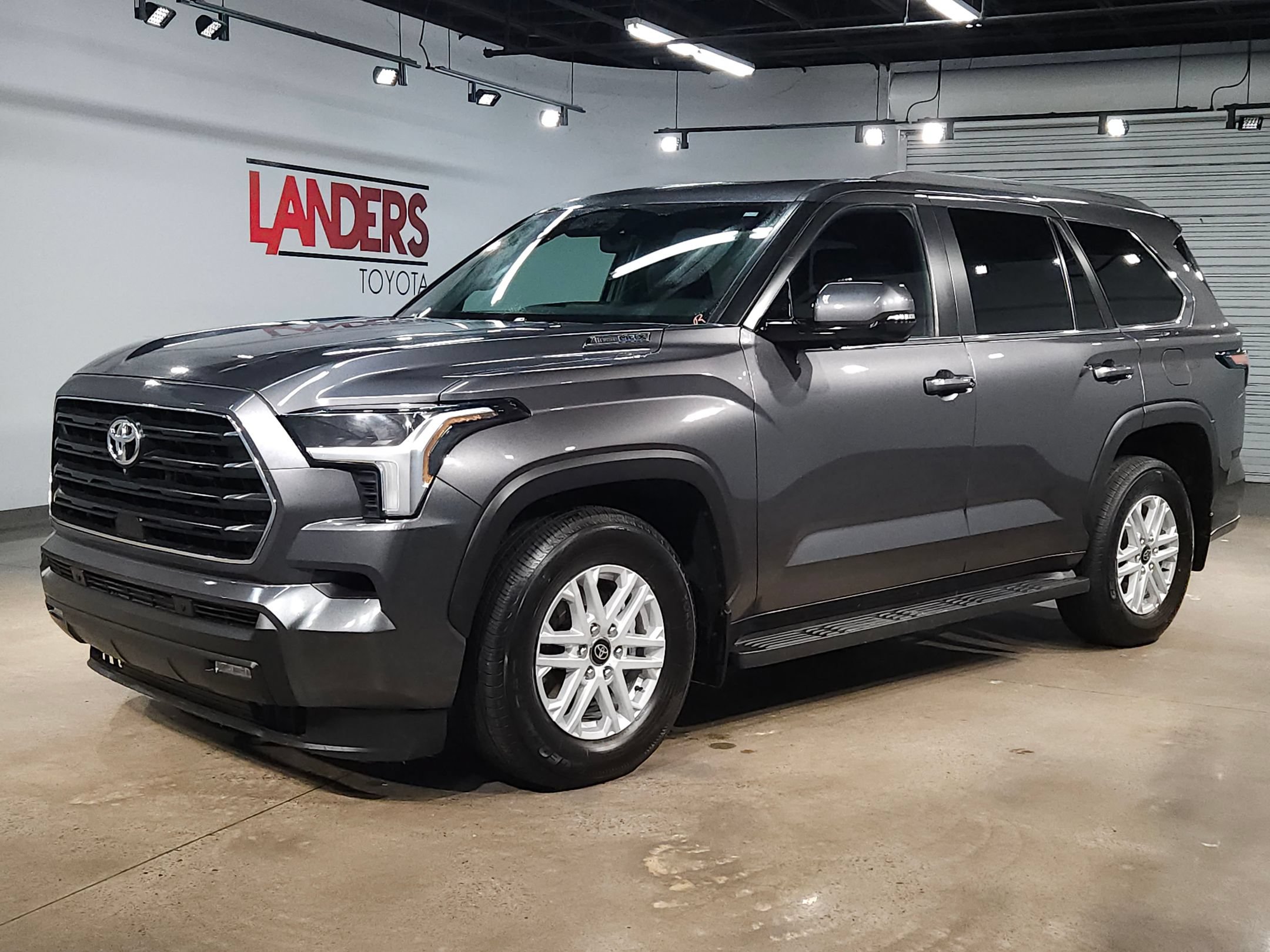 Certified 2025 Toyota Sequoia SR5 AWD/4WD image 3