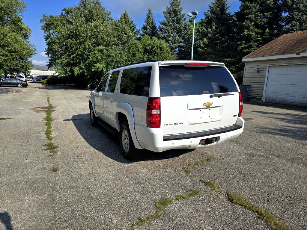 Used 2012 Chevrolet Suburban LT w/ Luxury Package image 5