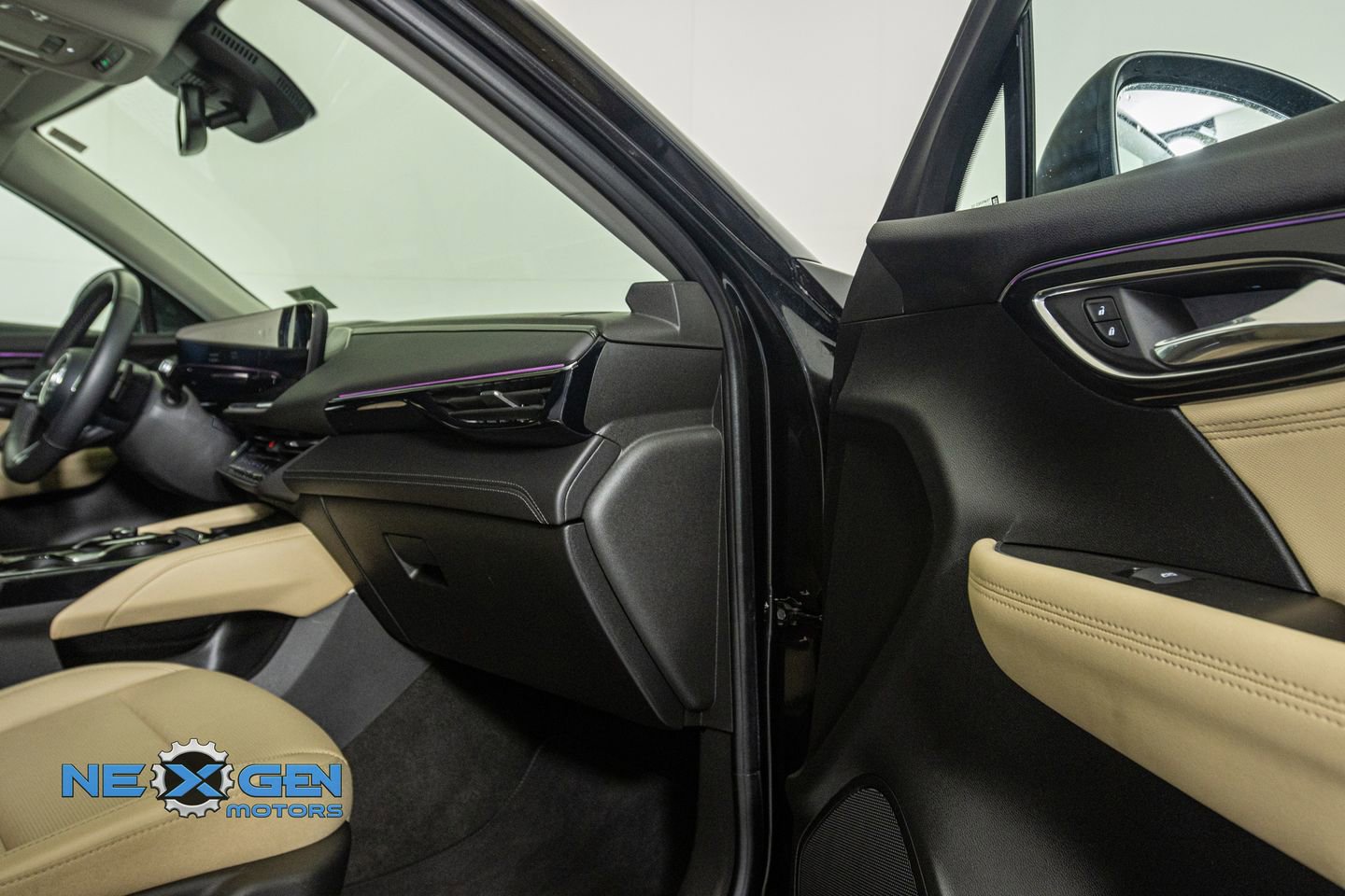 Used 2025 Buick Envision Preferred AWD/4WD image 35