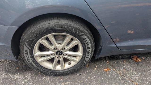 Used 2015 Hyundai Sonata SE image 12