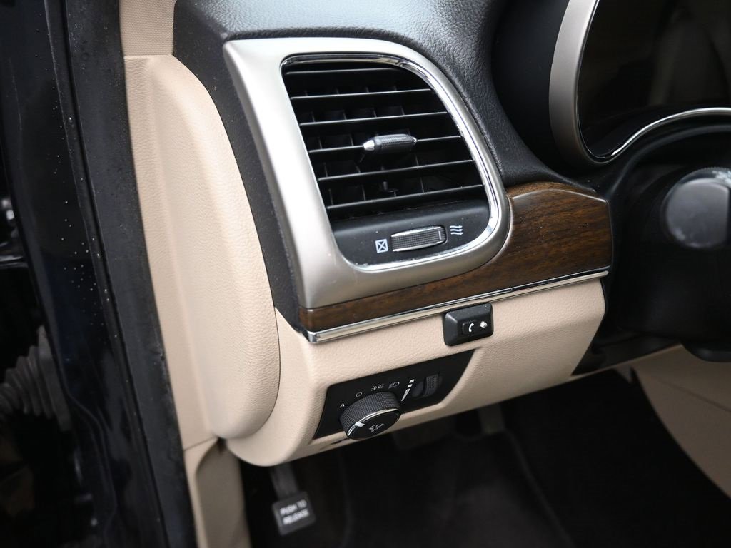Used 2015 Jeep Grand Cherokee Limited image 13