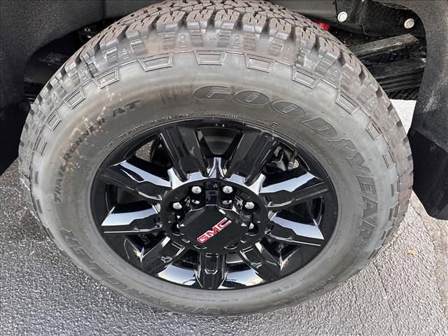 New 2026 GMC Sierra 2500 AT4 w/ AT4 Premium Plus Package AWD/4WD image 15