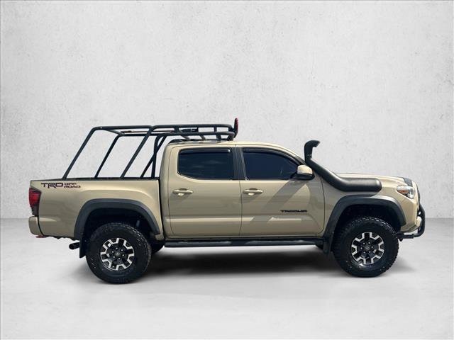 Used 2018 Toyota Tacoma TRD Off-Road w/ Technology Package RWD image 4
