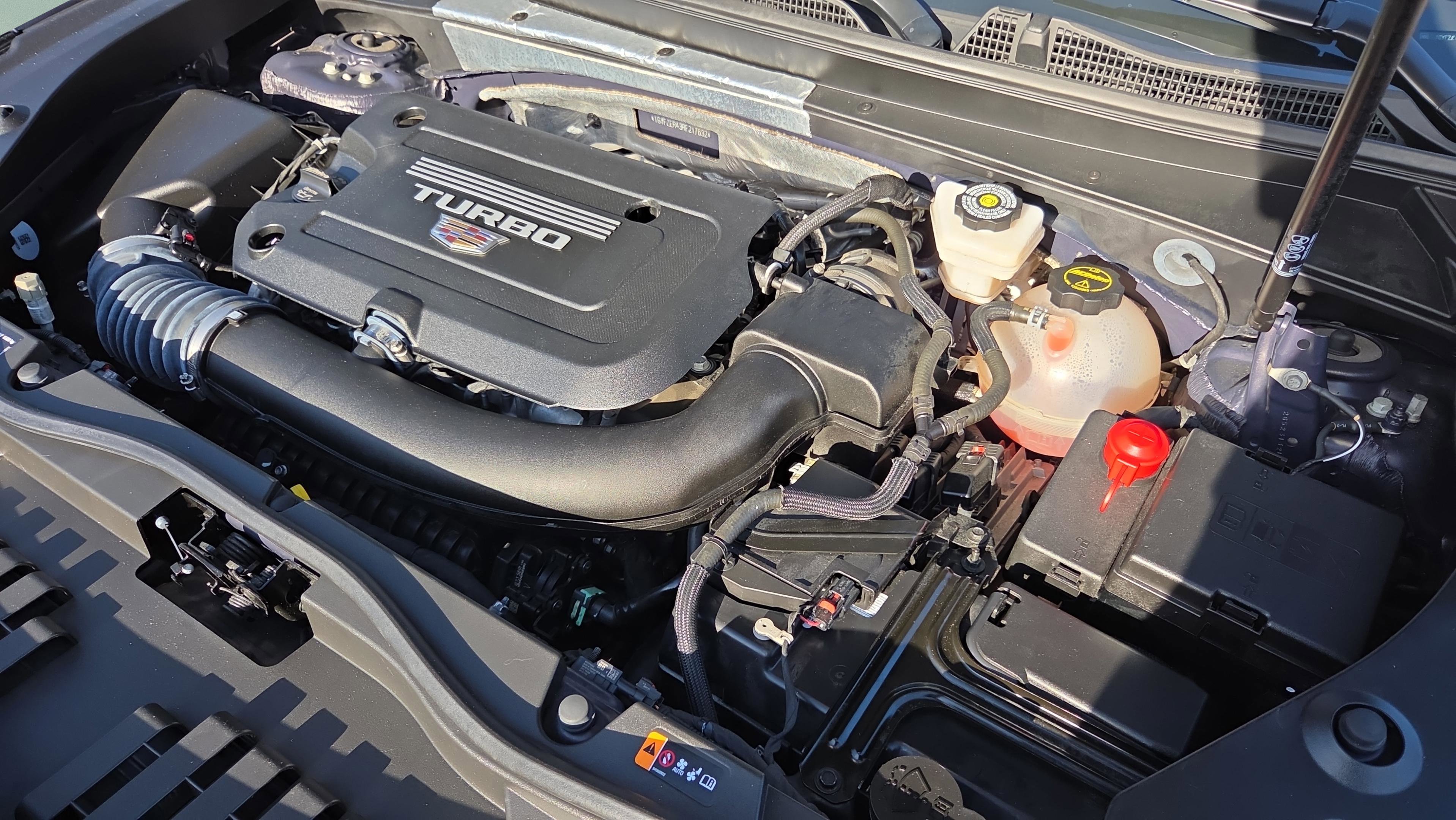 Used 2024 Cadillac XT4 Sport w/ Cold Weather Package image 27