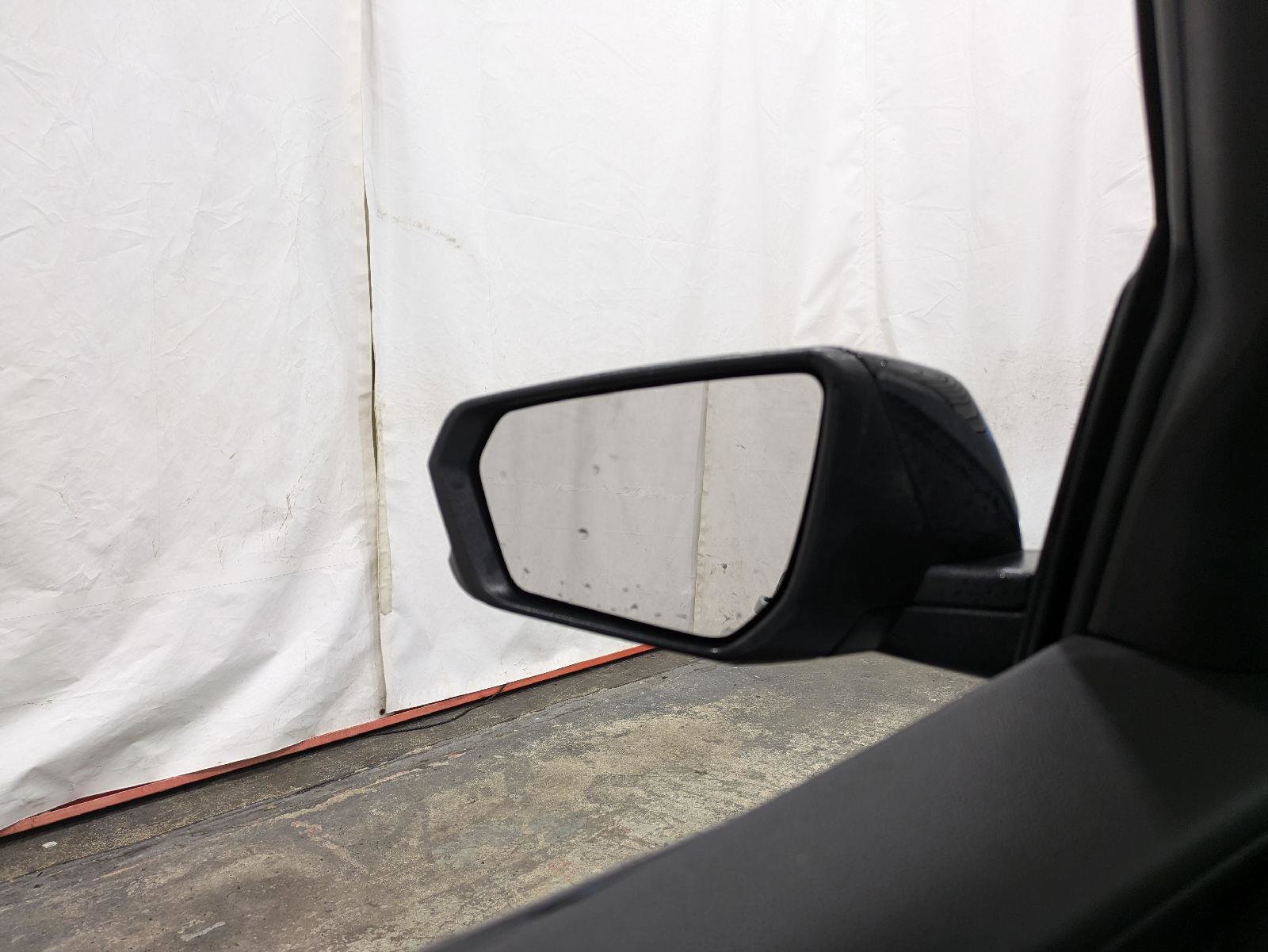 Used 2024 GMC Terrain SLT w/ Infotainment Package II image 16