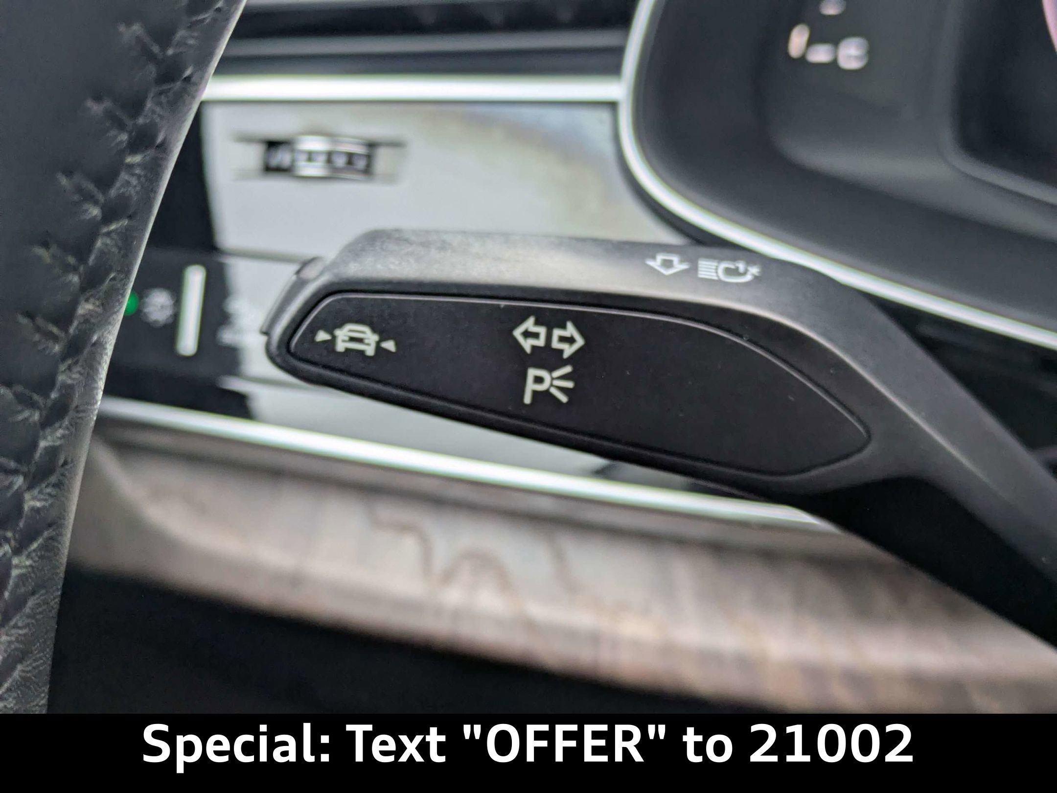 Used 2019 Audi Q8 Prestige w/ Luxury Package AWD/4WD image 31