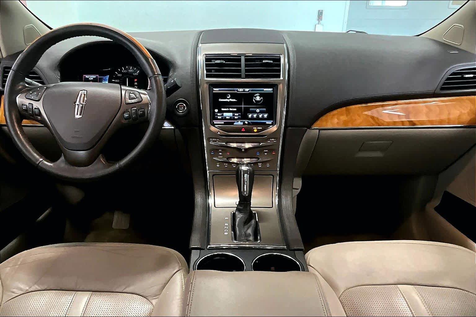 Used 2015 Lincoln MKX AWD w/ Olive Ash Wood Package image 8