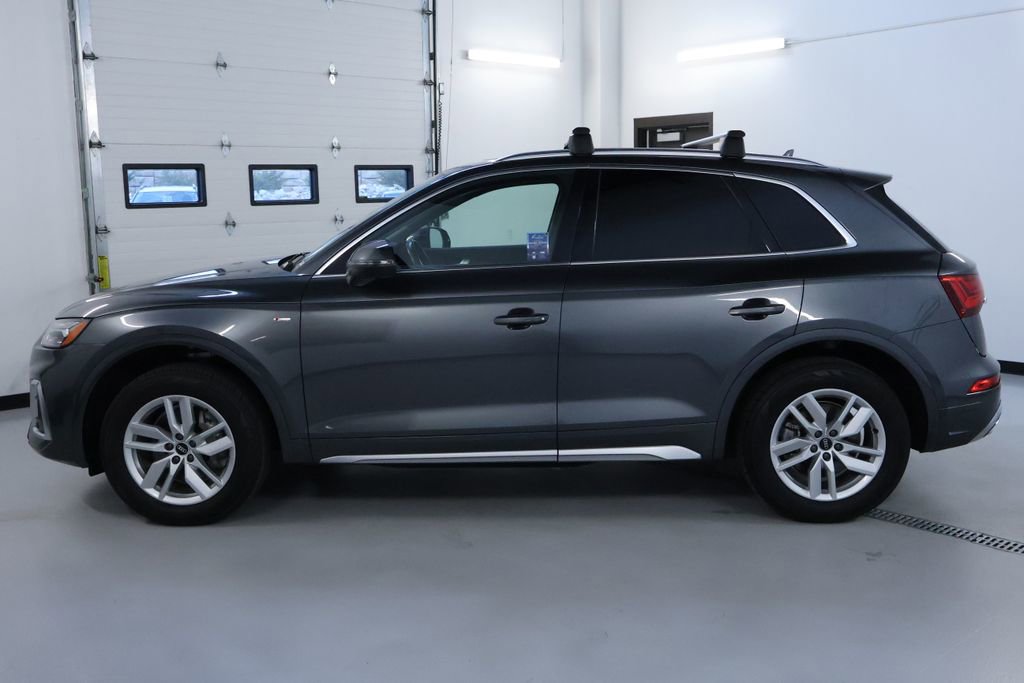Used 2022 Audi Q5 2.0T Premium w/ Convenience Package AWD/4WD image 4