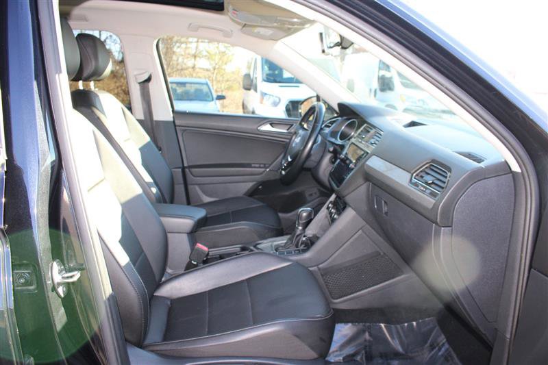 Used 2018 Volkswagen Tiguan SEL image 11