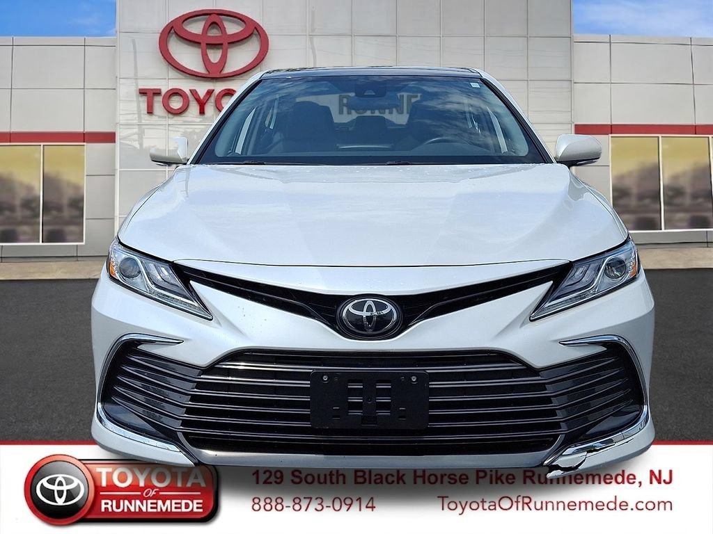 Certified 2022 Toyota Camry XLE AWD/4WD image 2
