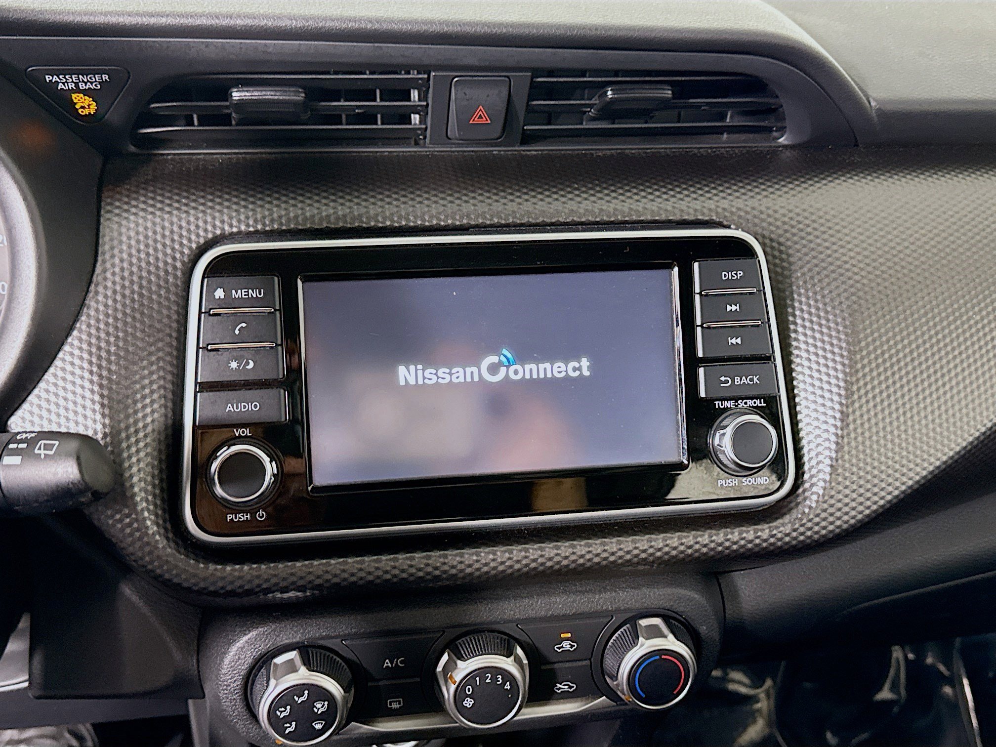 Used 2020 Nissan Kicks S image 18