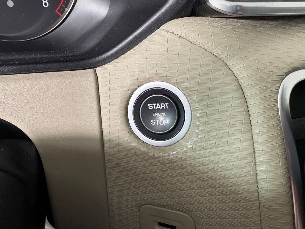 Used 2020 Land Rover Range Rover Velar S image 22