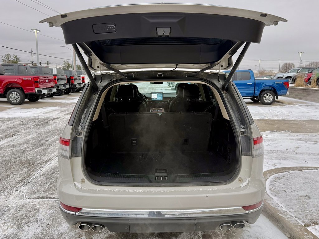 Used 2020 Lincoln Aviator Reserve w/ Equipment Group 202A image 16