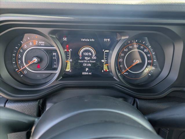 Used 2025 Jeep Gladiator Rubicon w/ Convenience Group AWD/4WD image 10