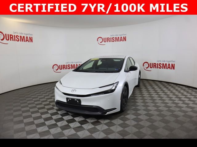Used 2023 Toyota Prius LE image 3