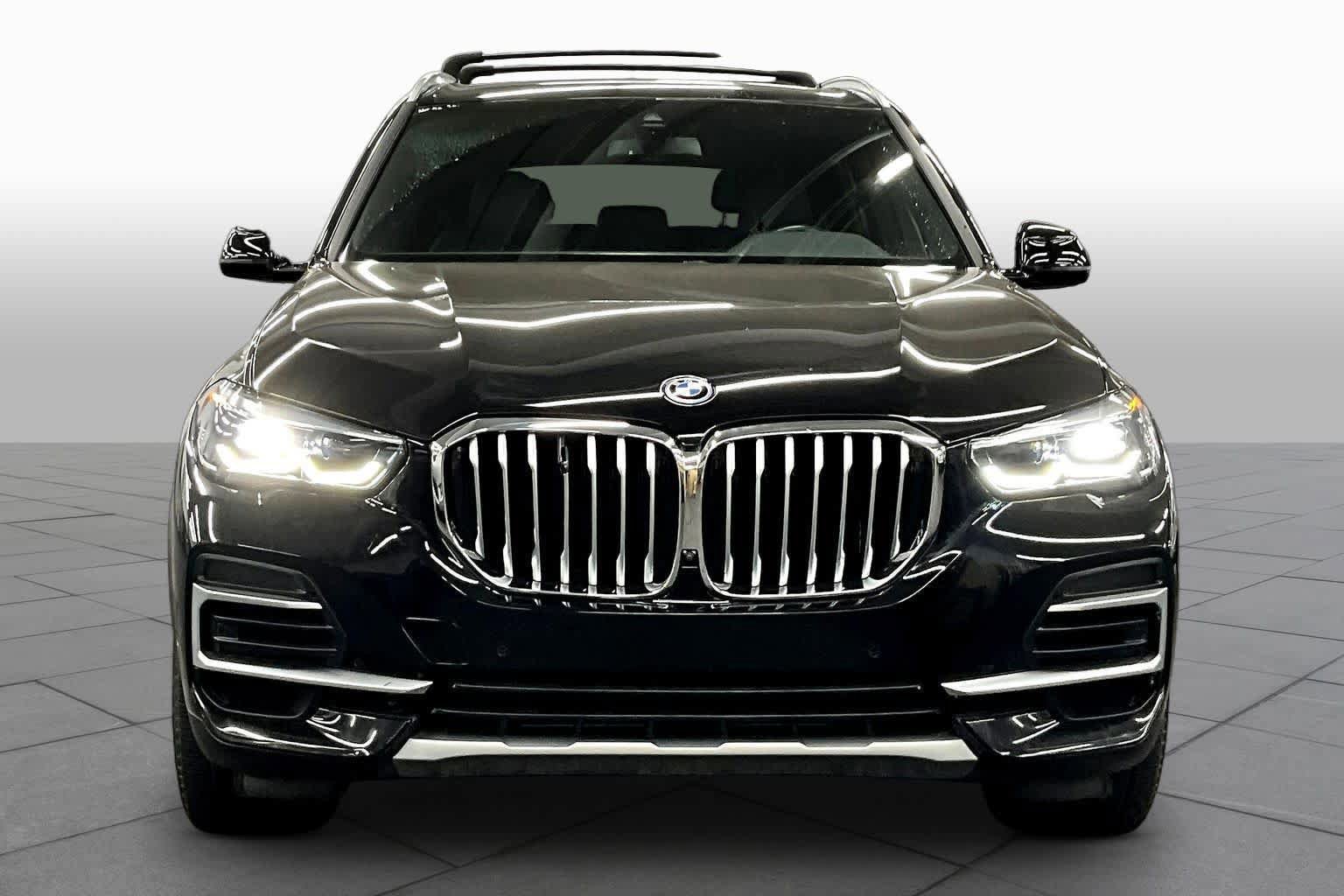 Used 2023 BMW X5 xDrive45e w/ Parking Assistance Package AWD/4WD image 4