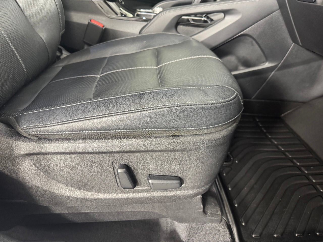 Used 2022 Kia Telluride EX w/ Towing Package FWD image 39