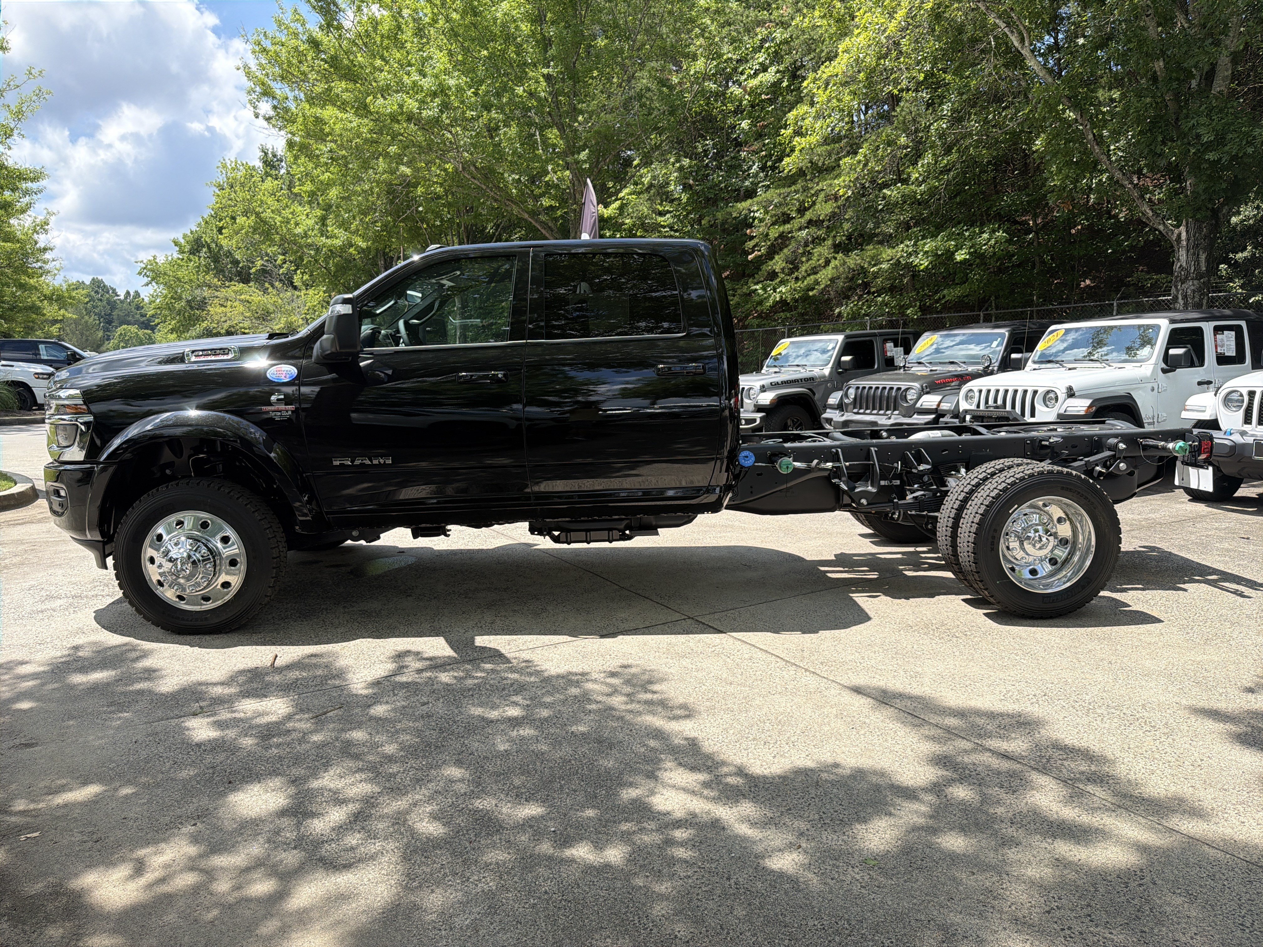 New 2026 RAM 5500 4x4 Crew Cab w/ Laramie Trim Package image 4