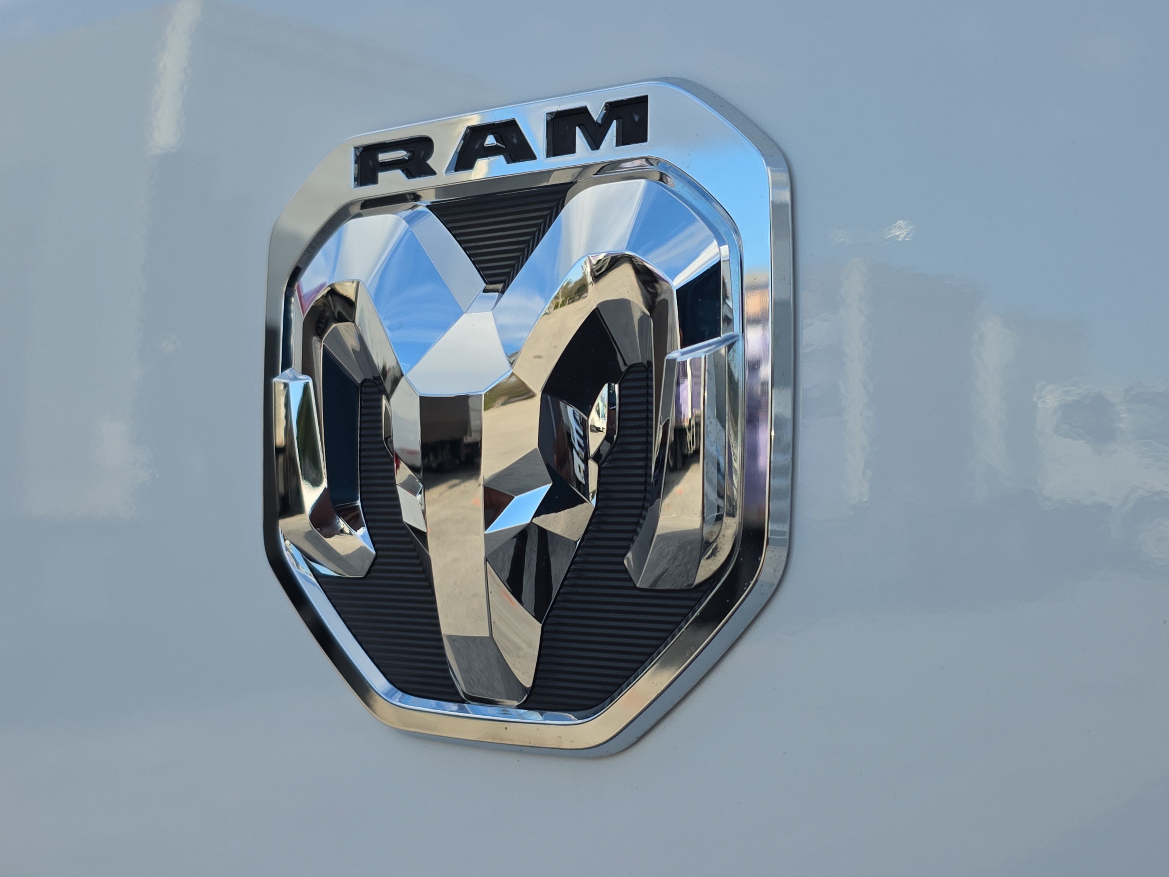 Used 2025 RAM ProMaster 2500 w/ Convenience Group FWD image 9
