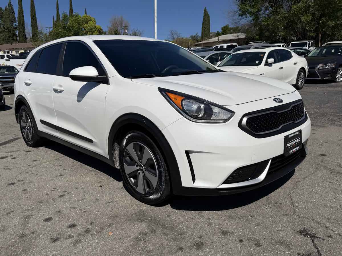 Used 2019 Kia Niro FE FWD image 1