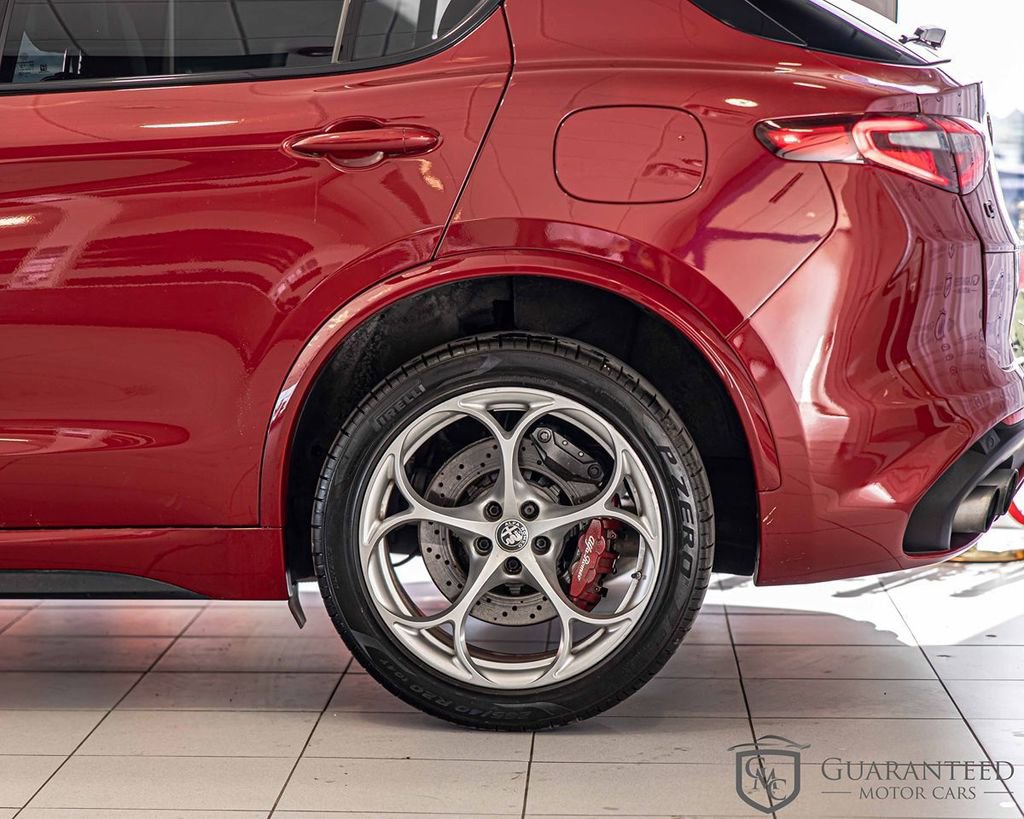 Used 2021 Alfa Romeo Stelvio Quadrifoglio image 8