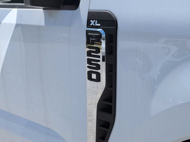 New 2026 Ford F250 XL w/ XL Chrome Package AWD/4WD image 12