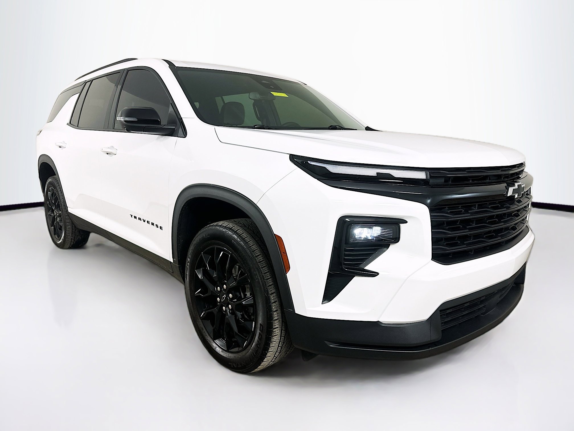 Used 2024 Chevrolet Traverse LT w/ Midnight/Sport Edition image 4