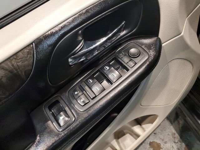 Used 2014 Dodge Grand Caravan SXT image 15