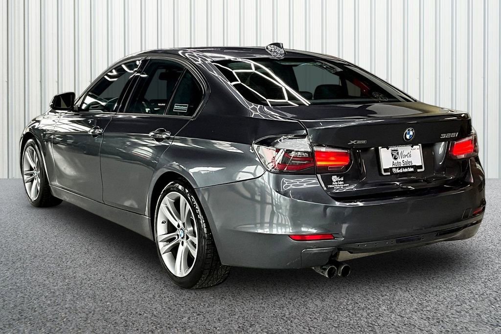 Used 2013 BMW 328i xDrive Sedan AWD/4WD image 4