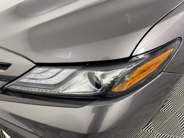 Used 2022 Toyota Camry XSE image 11