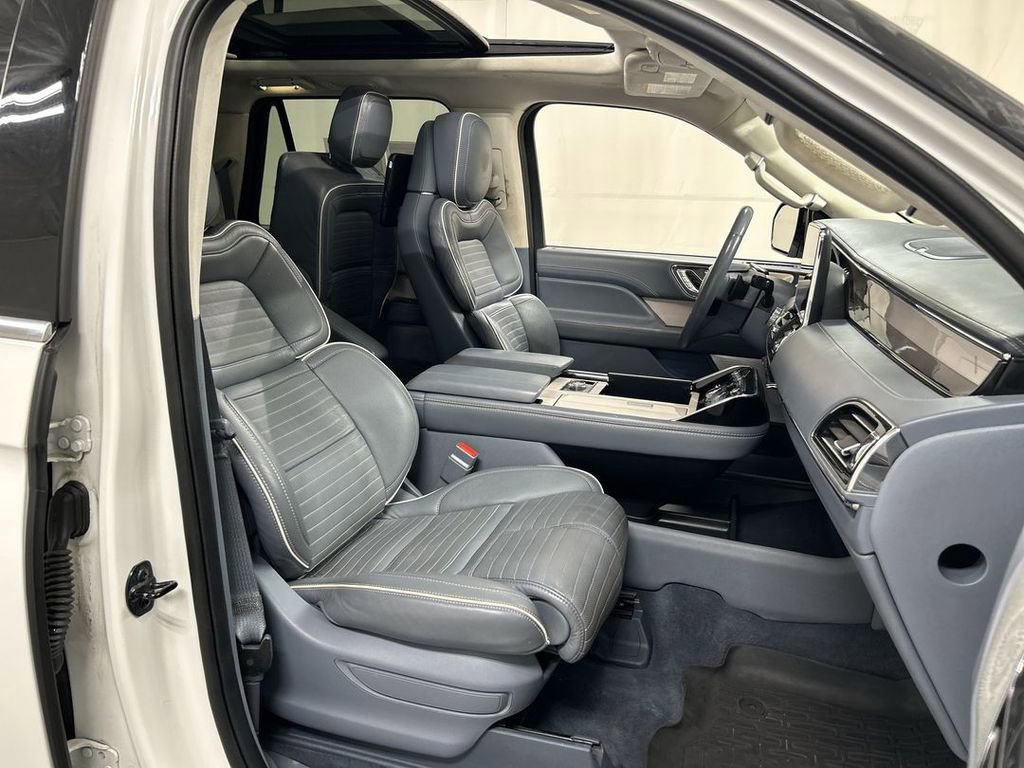 Used 2021 Lincoln Navigator L Black Label w/ Special Edition Package AWD/4WD image 25