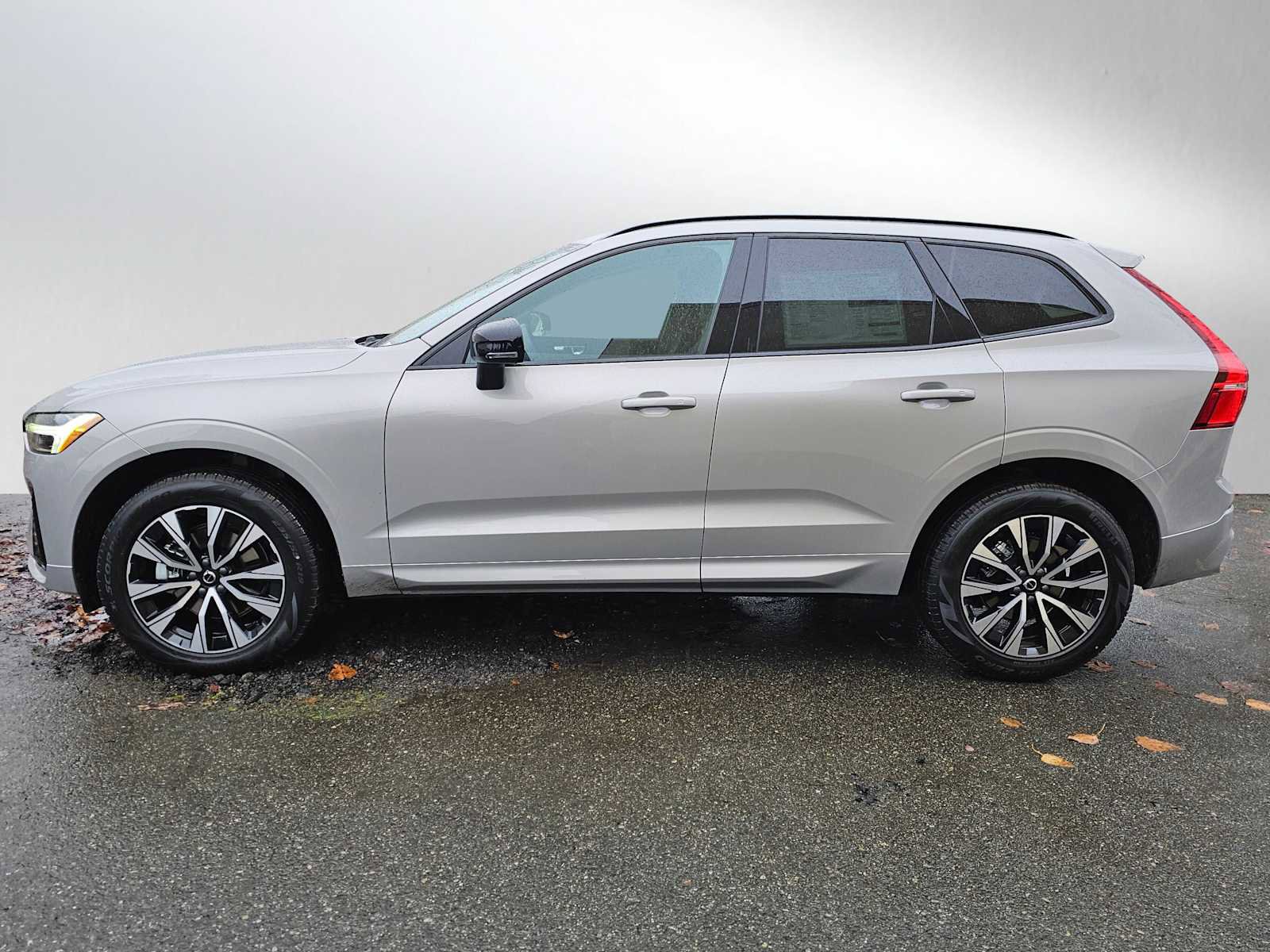 Certified 2025 Volvo XC60 B5 Core w/ Protection Package Premier image 41
