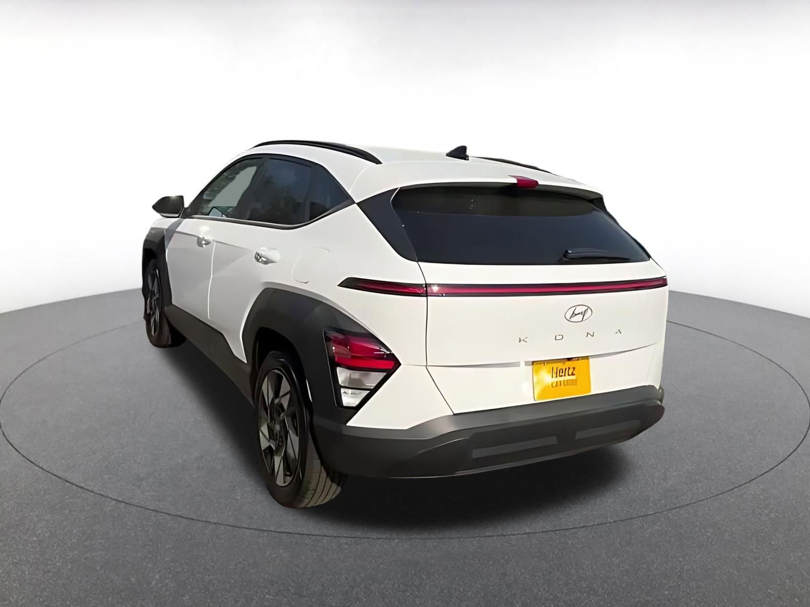 Used 2025 Hyundai Kona SEL image 22