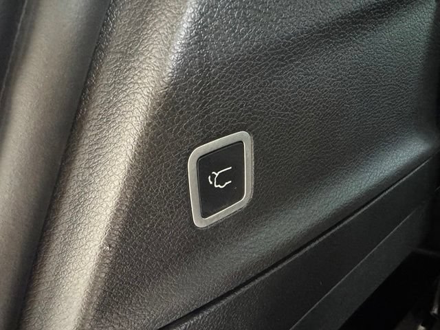 Used 2019 Chrysler Pacifica Touring Plus w/ S Appearance Package FWD image 39