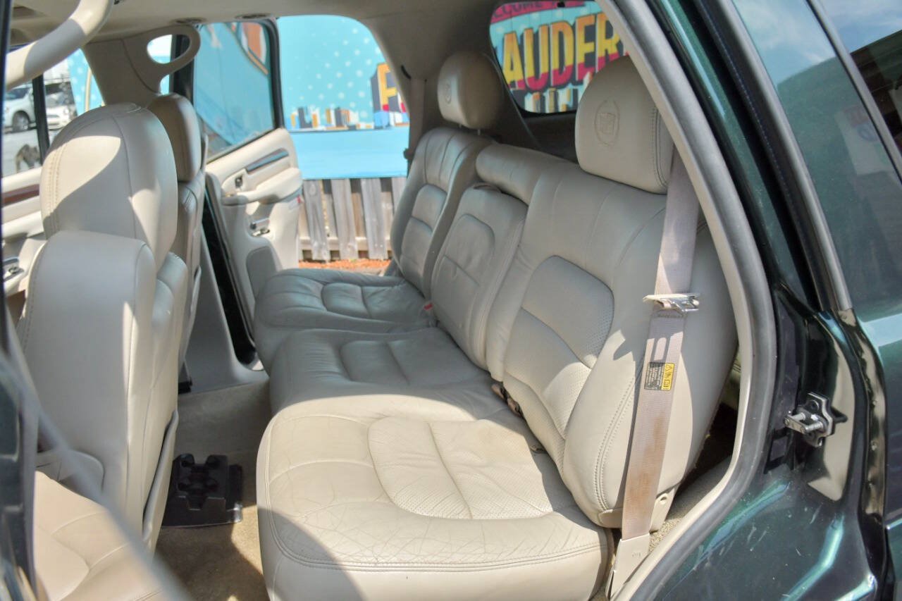 Used 2002 Cadillac Escalade AWD image 16