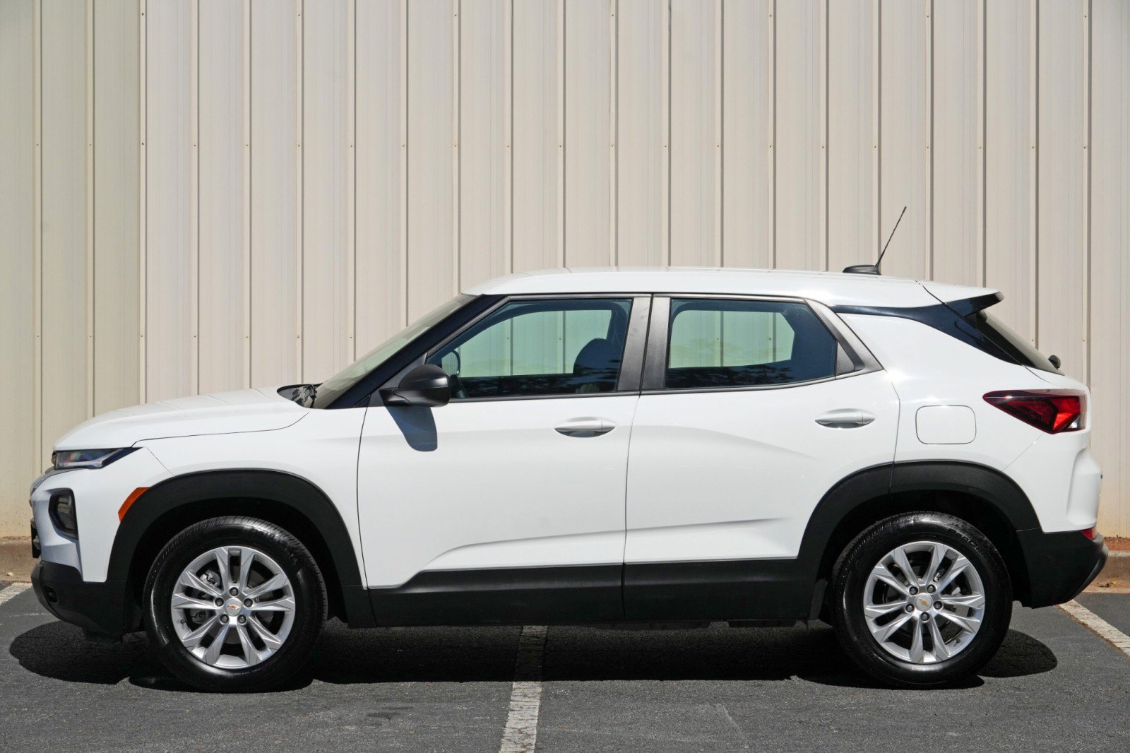 Used 2023 Chevrolet TrailBlazer LS FWD image 42