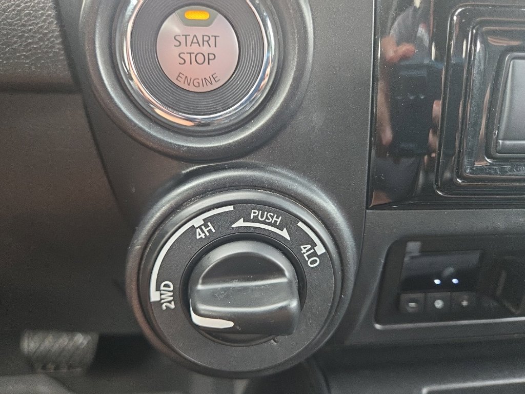 Used 2022 Nissan Titan PRO-4X w/ Pro-4x Convenience Package AWD/4WD image 33