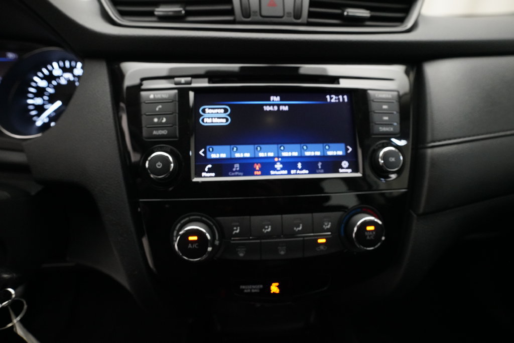 Used 2020 Nissan Rogue S AWD/4WD image 6