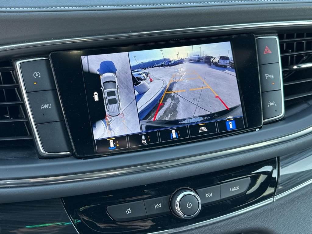 Used 2024 Buick Enclave Premium image 9