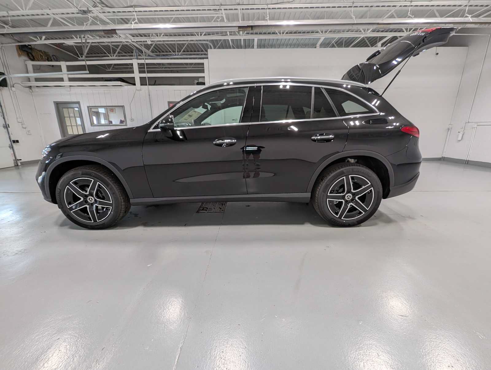 New 2026 Mercedes-Benz GLC 300 4MATIC image 10