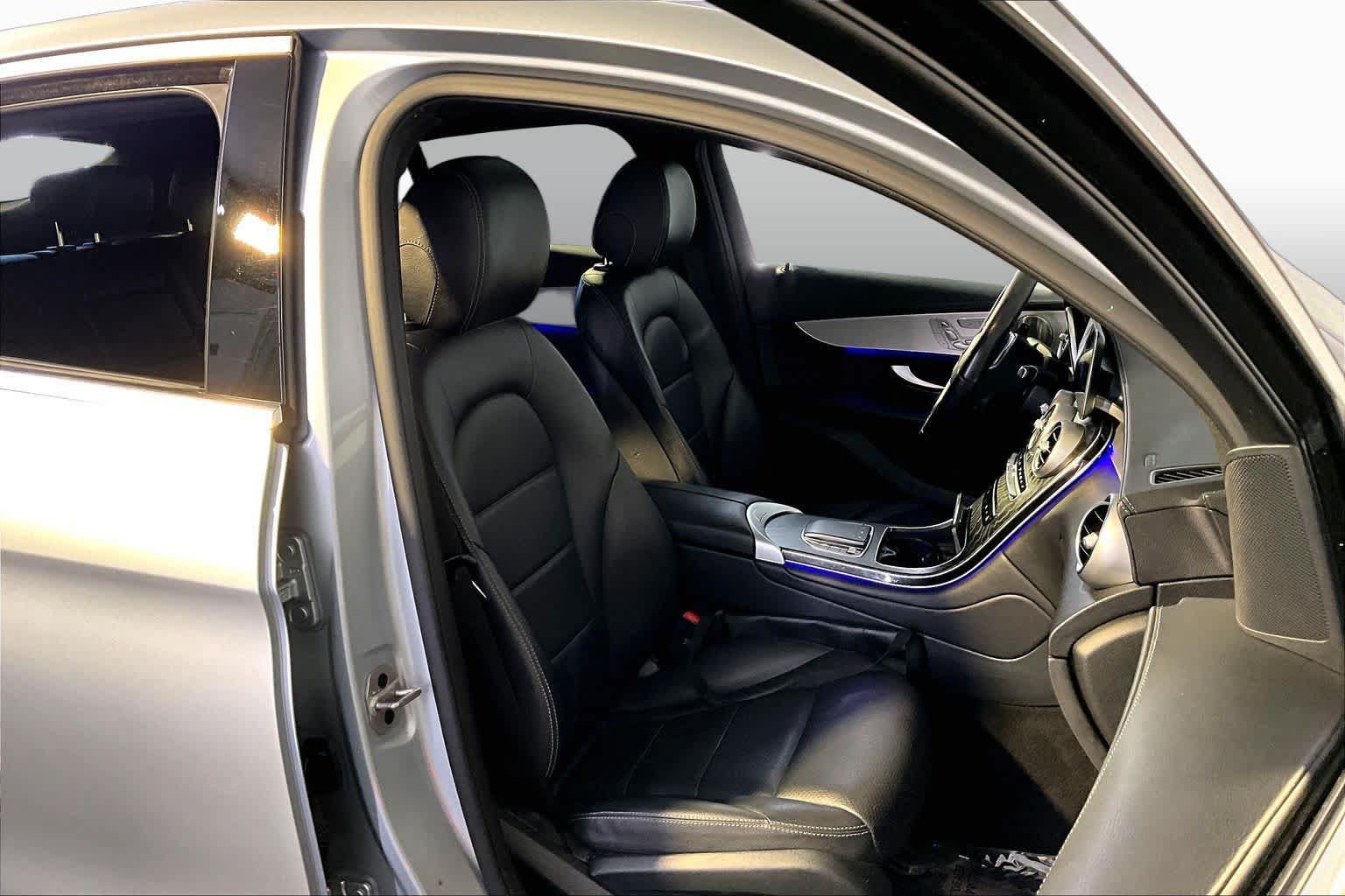 Used 2023 Mercedes-Benz GLC 300 4MATIC Coupe image 8
