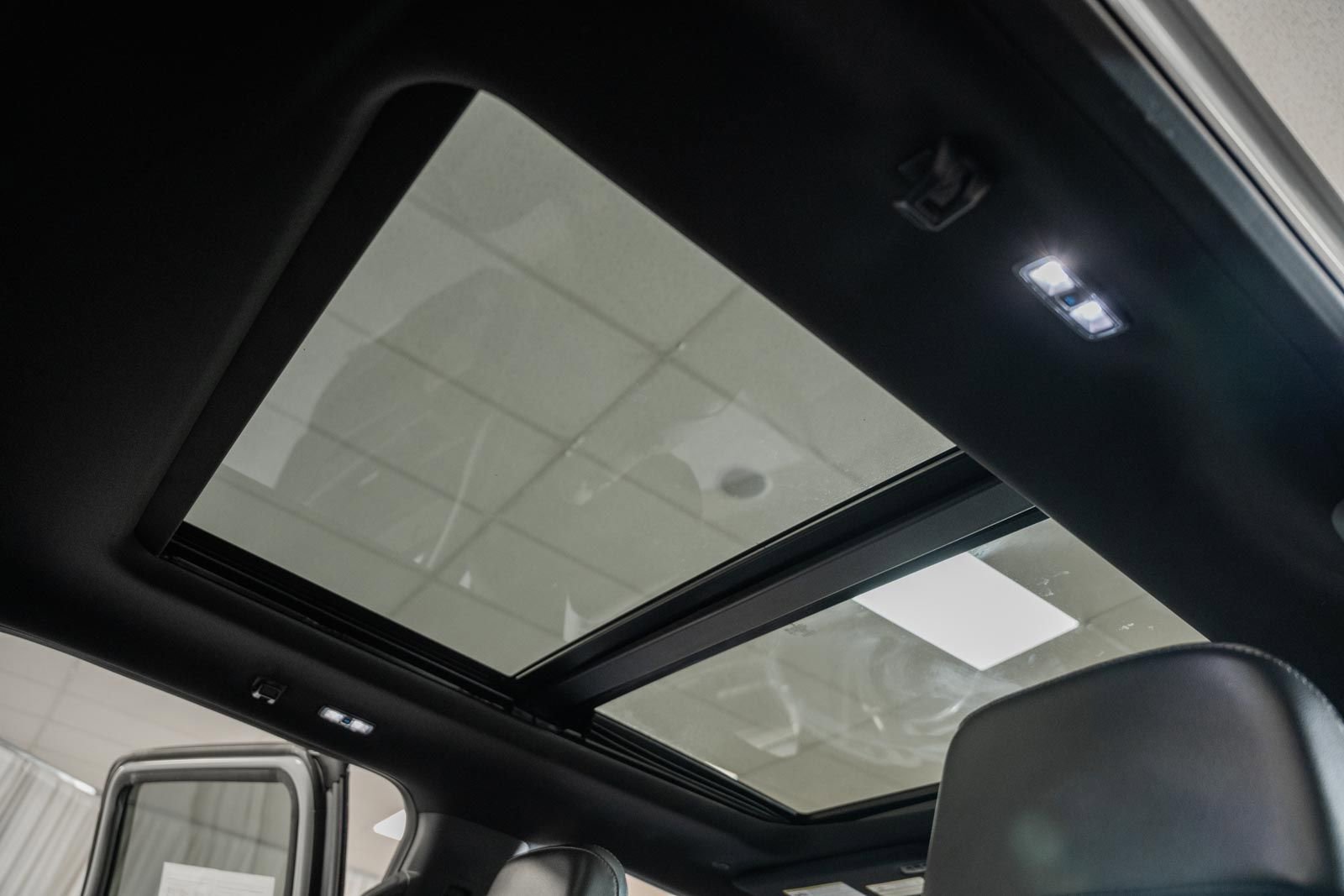 Used 2023 Ford F150 Lariat w/ Equipment Group 502A High image 44