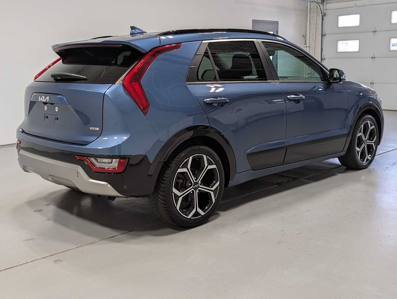 Certified 2023 Kia Niro SX Touring FWD image 5