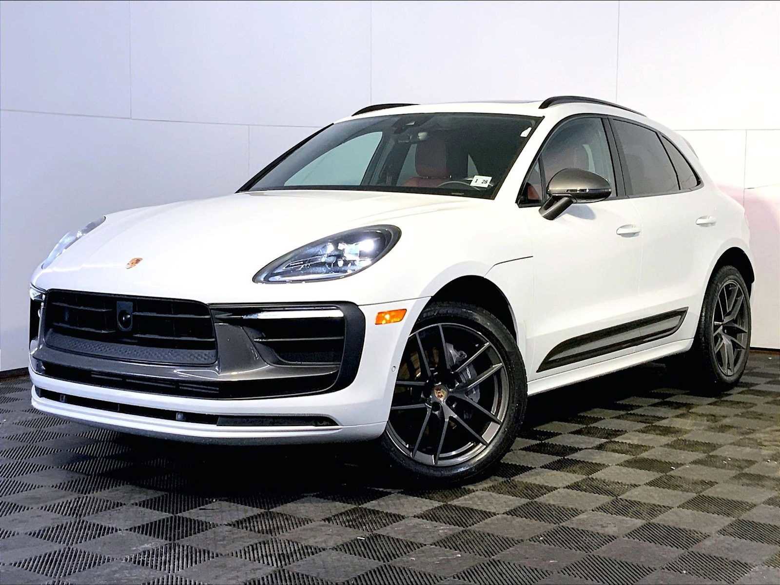Certified 2023 Porsche Macan Turbo image 1