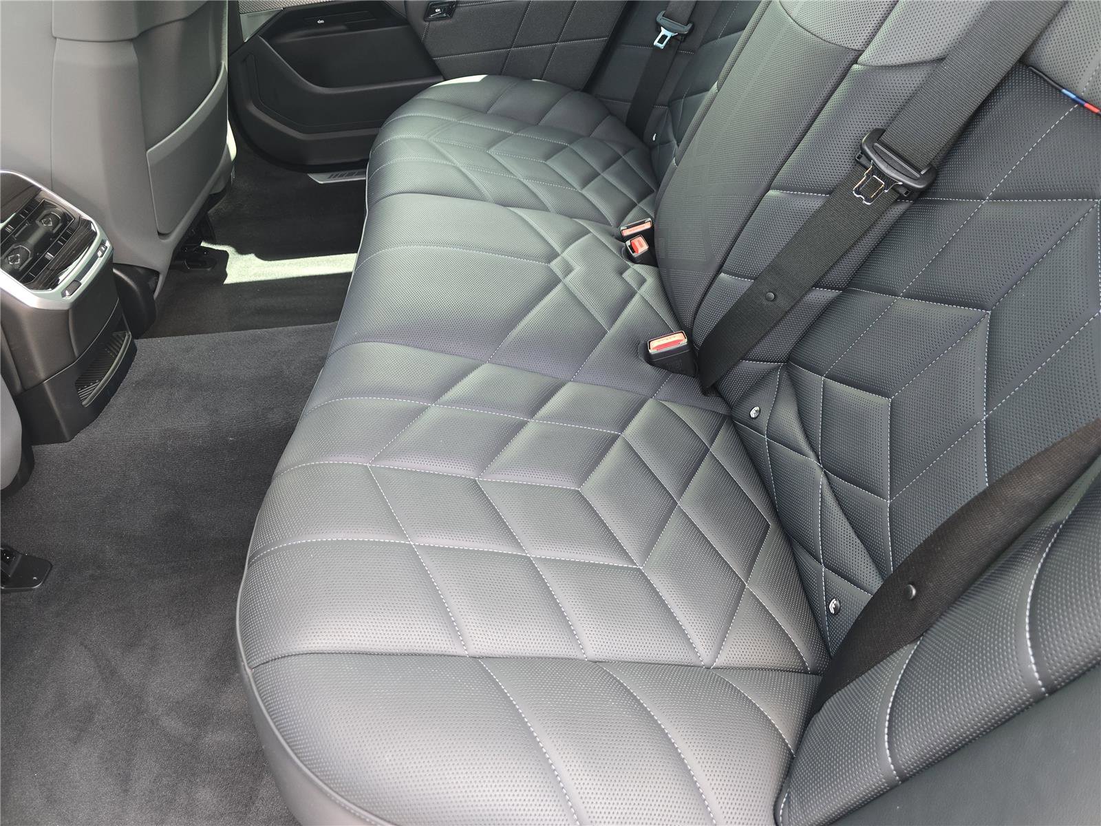 Certified 2023 BMW 740i RWD image 13