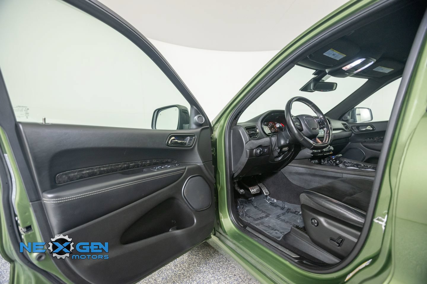 Used 2021 Dodge Durango SRT Hellcat w/ Premium Interior Group AWD/4WD image 10