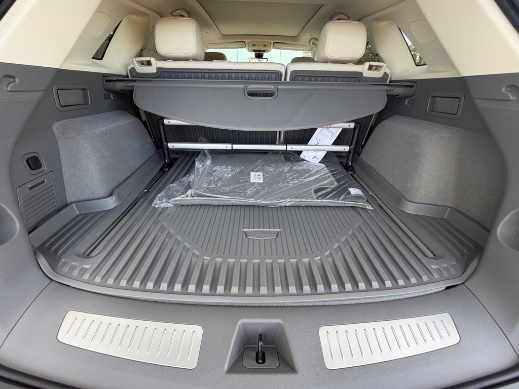 New 2026 Cadillac XT5 Premium Luxury w/ LPO, Floor Liner Package FWD image 39