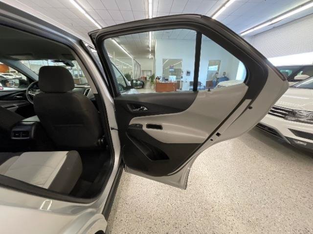 Used 2018 Chevrolet Equinox LS FWD image 33