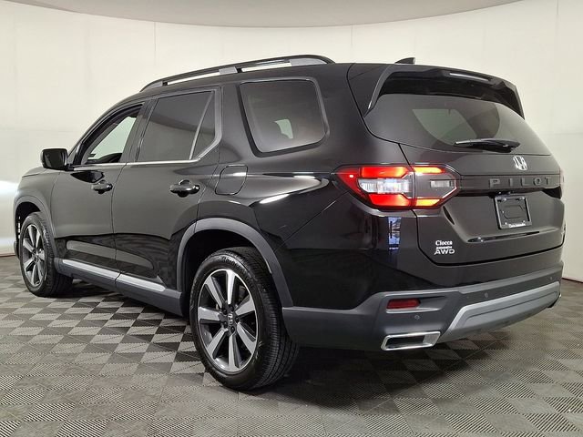 Used 2024 Honda Pilot Touring image 7